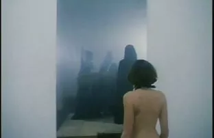 XXX Wanita vitamin untuk daya tahan tubuh dan nafsu makan dewasa seksi di pantai,