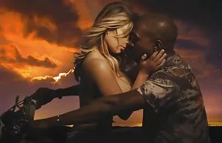 XXX Lingerie Hitam penambah nafsu makan untuk dewasa Sunny Leone