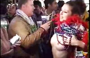 XXX Pee-pee cokelat seksi penambah nafsu makan dewasa di luar
