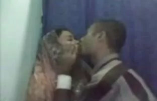 XXX Busy Spyfam ibu tiri Alexis susu penambah nafsu makan untuk dewasa pemadam kebakaran menyuap putrinya.