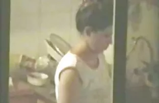 XXX Pria makanan penambah nafsu makan dewasa Fetish dengan kaki ibu hitam saat tidur.