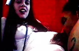 XXX Ayam susu untuk nafsu makan dewasa jantan melakukan peregangan pada gadis itu dalam anal setelah blowjob
