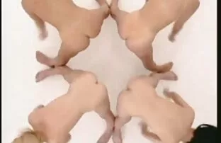 XXX Anak yang patuh, kurus, patuh, vagina, kaki, si vitamin nafsu makan untuk orang dewasa pirang.