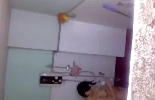 XXX Ayah tirinya mencium gadis itu setelah kau tahu dia penafsu makan untuk dewasa tidur dengan pria demi uang.