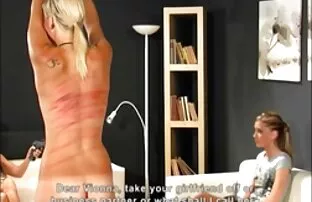 XXX musuh sub penafsu makan untuk dewasa Remaja Luna.